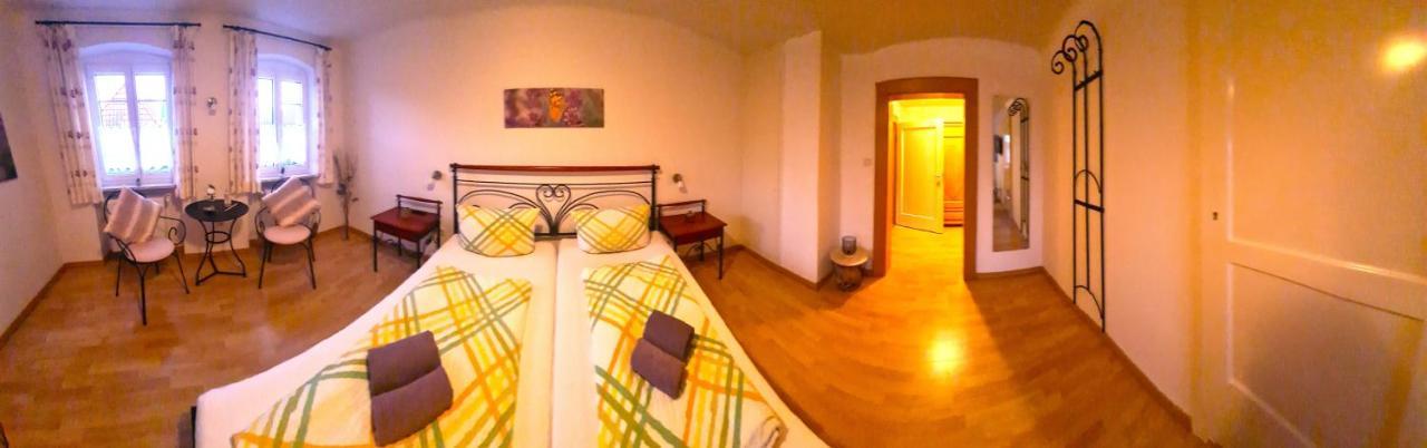Gaestehaus Zum Weinbauer Родт-под-Ритбургом Экстерьер фото