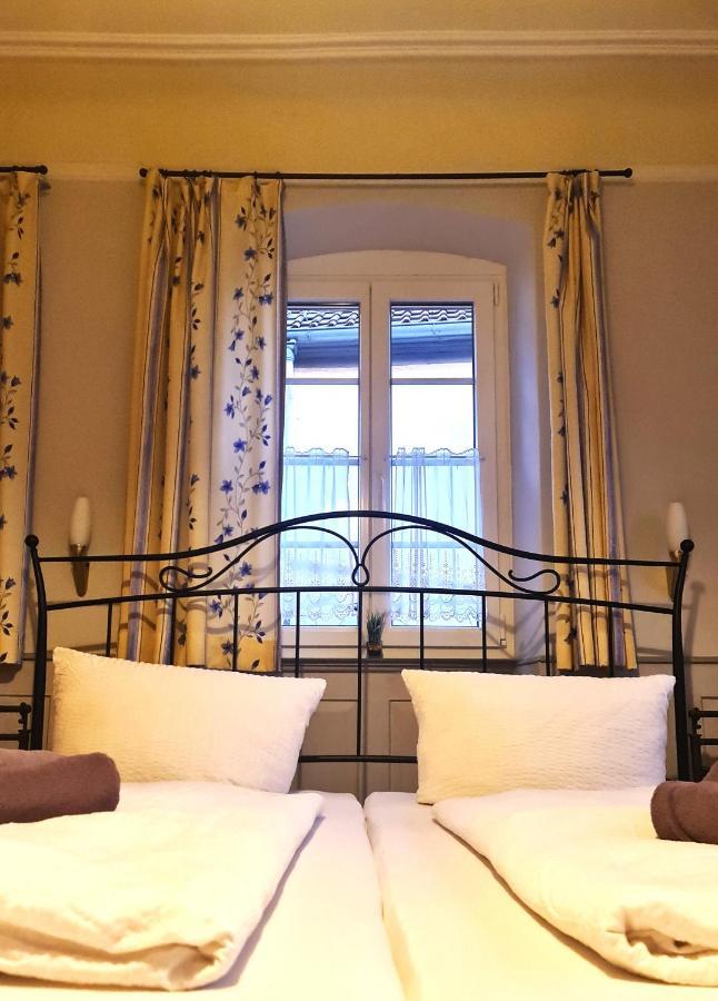 Gaestehaus Zum Weinbauer Родт-под-Ритбургом Экстерьер фото